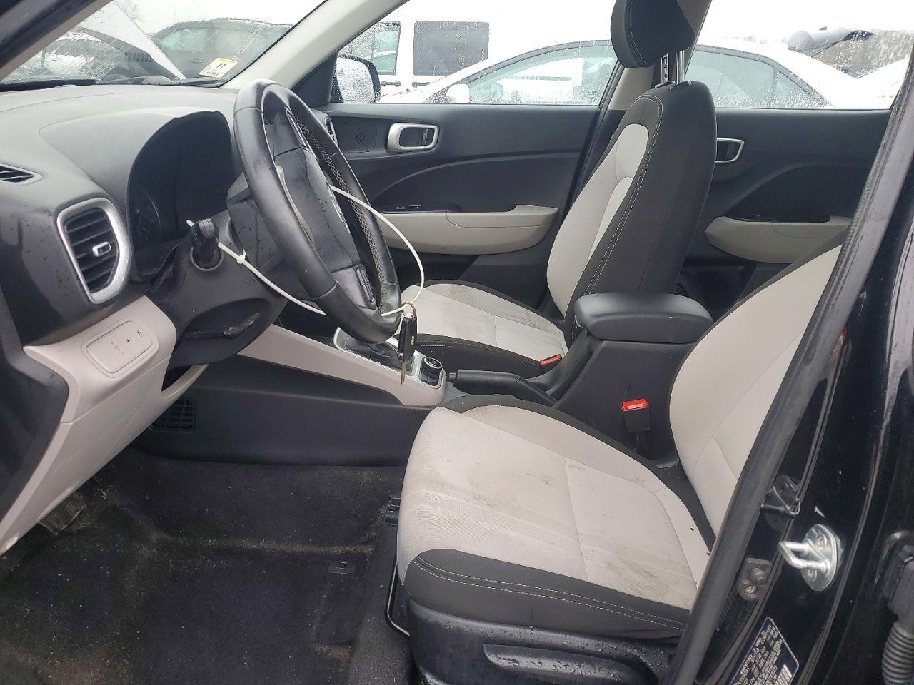 2022 Hyundai Venue Sel - Image 7