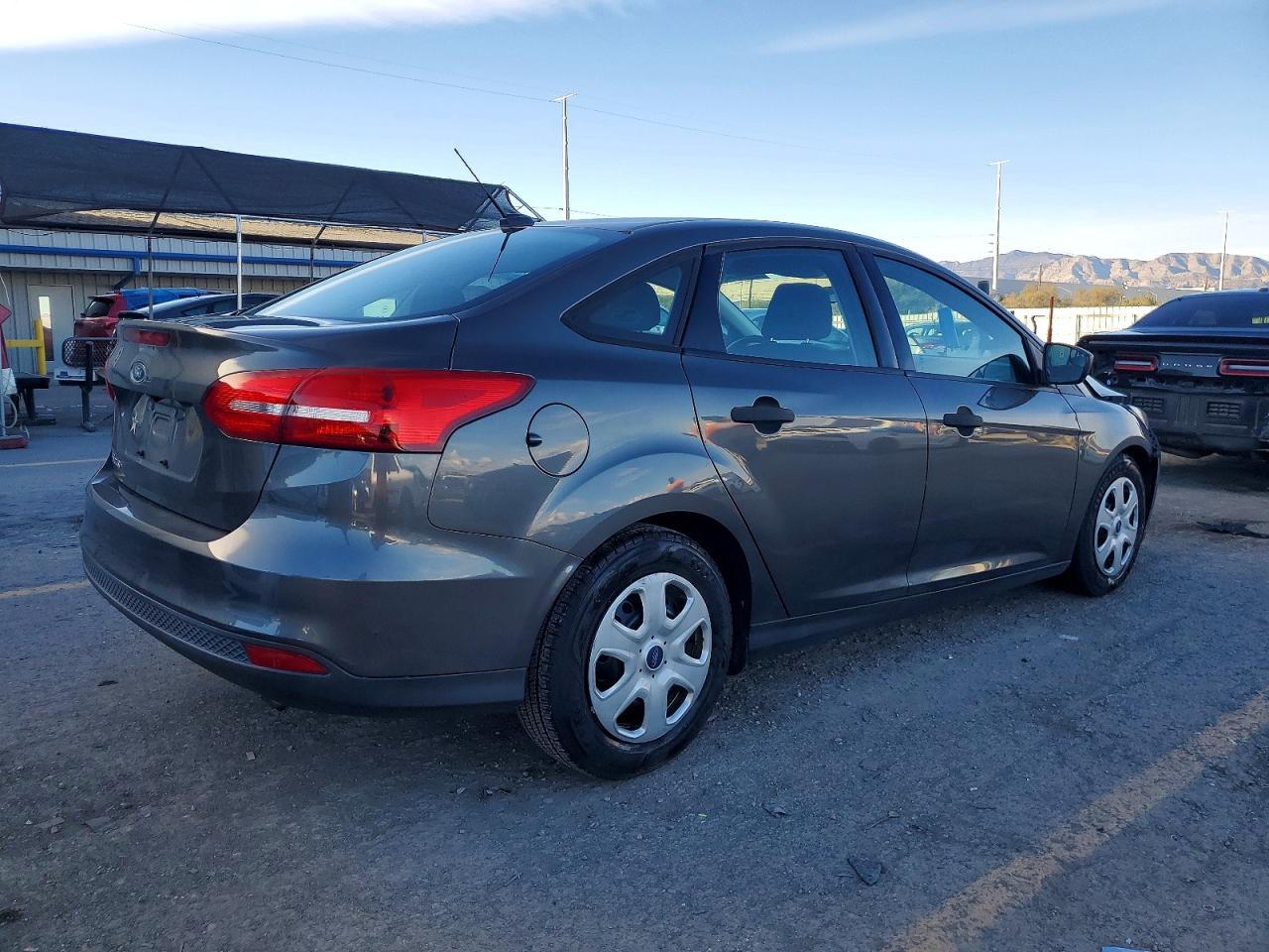 2016 Ford Focus S - Фото 3