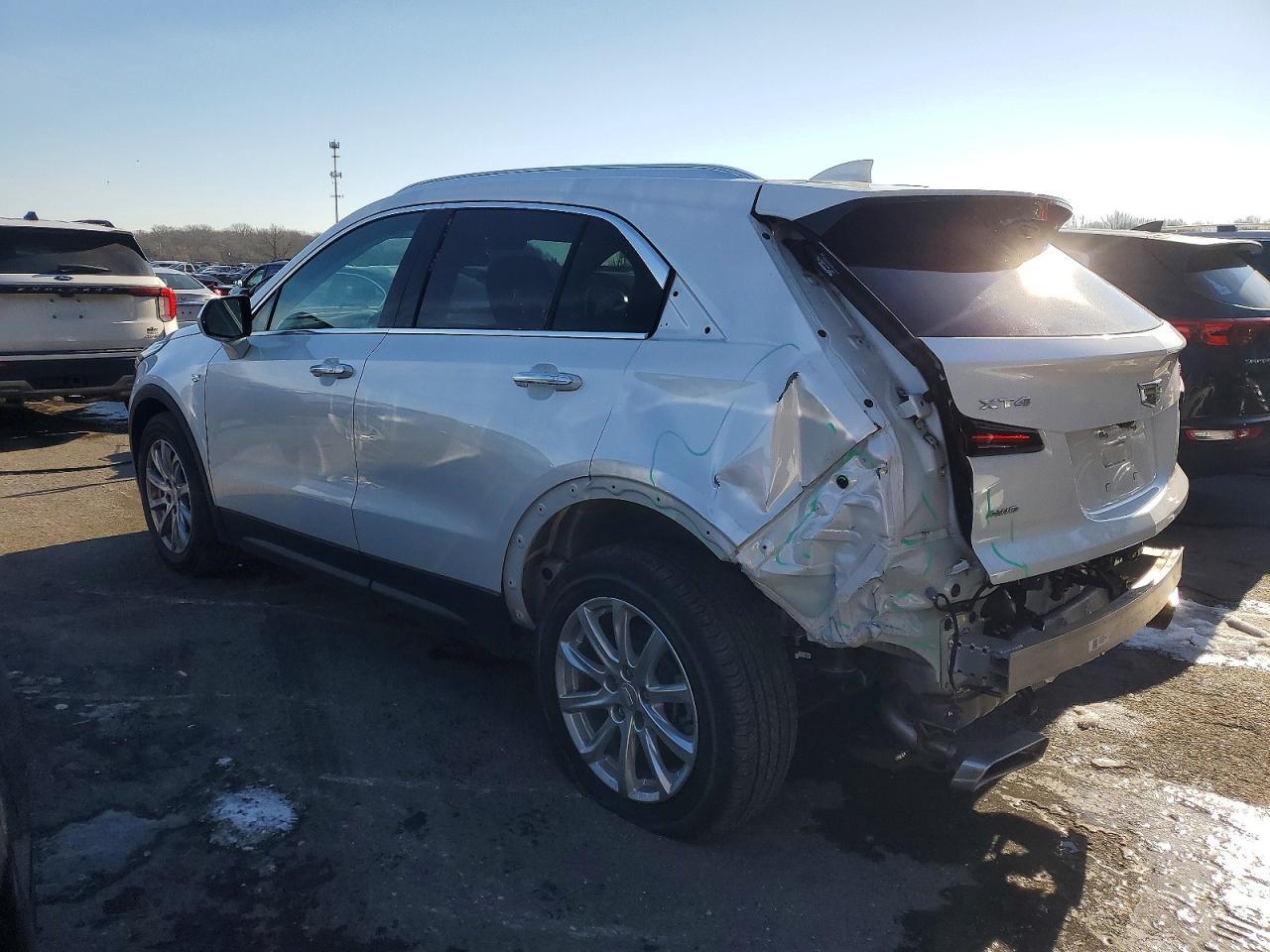 2022 Cadillac Xt4 Luxury - Фото 2