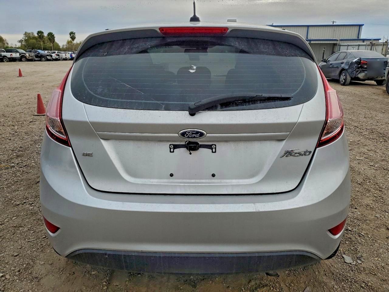 2016 Ford Fiesta Se - Фото 6