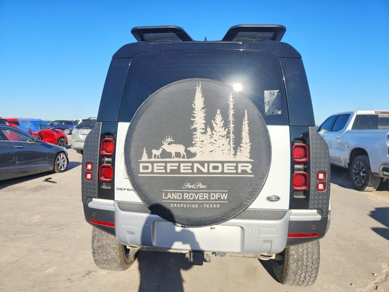 2022 Land Rover Defender 110 Se - Image 6