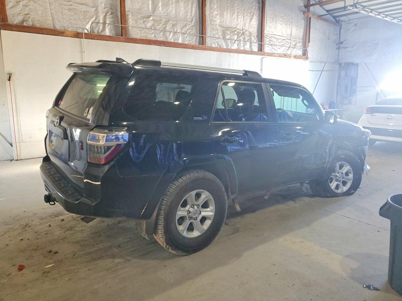 2022 Toyota 4Runner Sr5/Sr5 Premium - Image 3