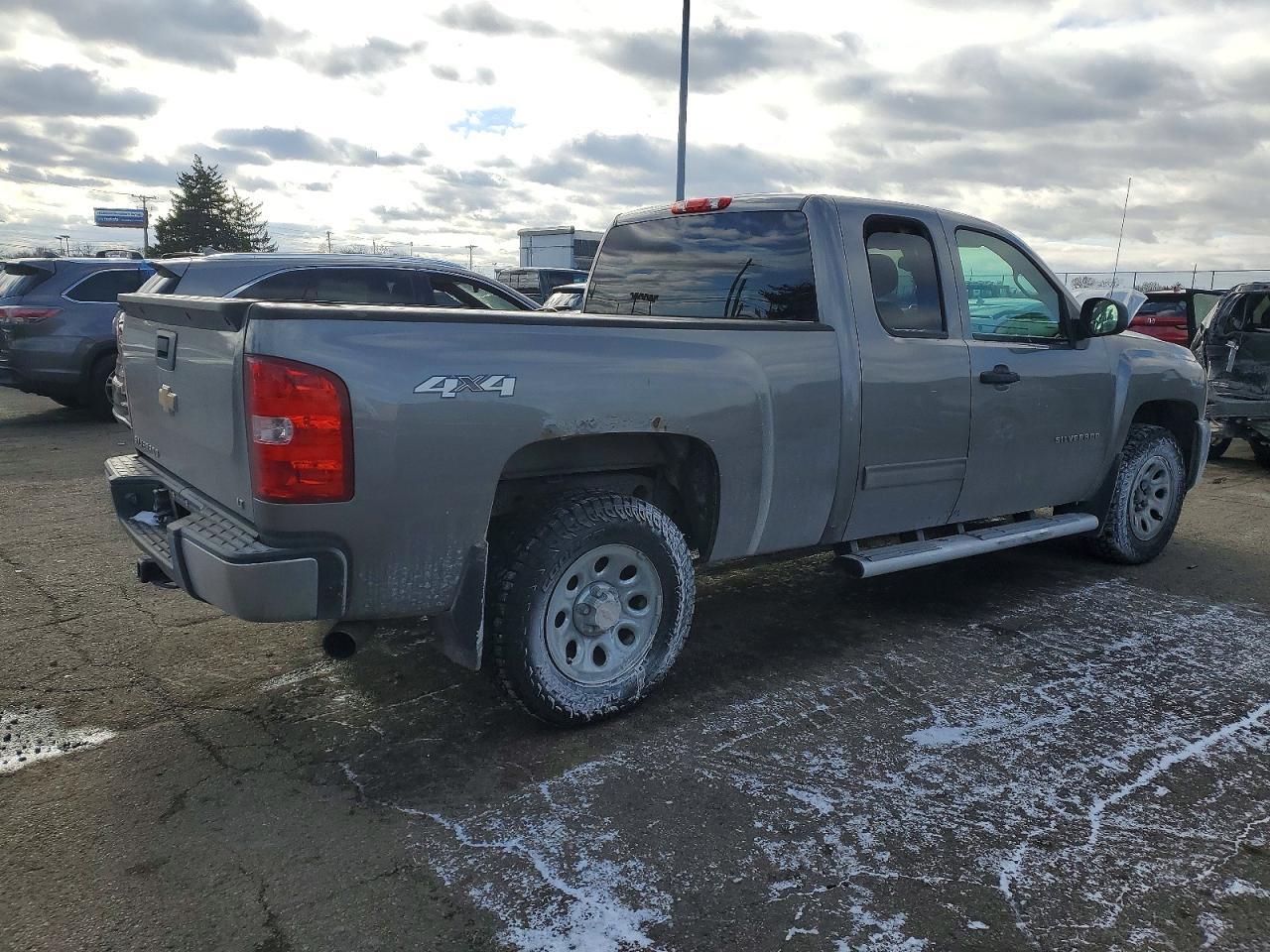 2013 Chevrolet Silverado K1500 Lt - Image 3