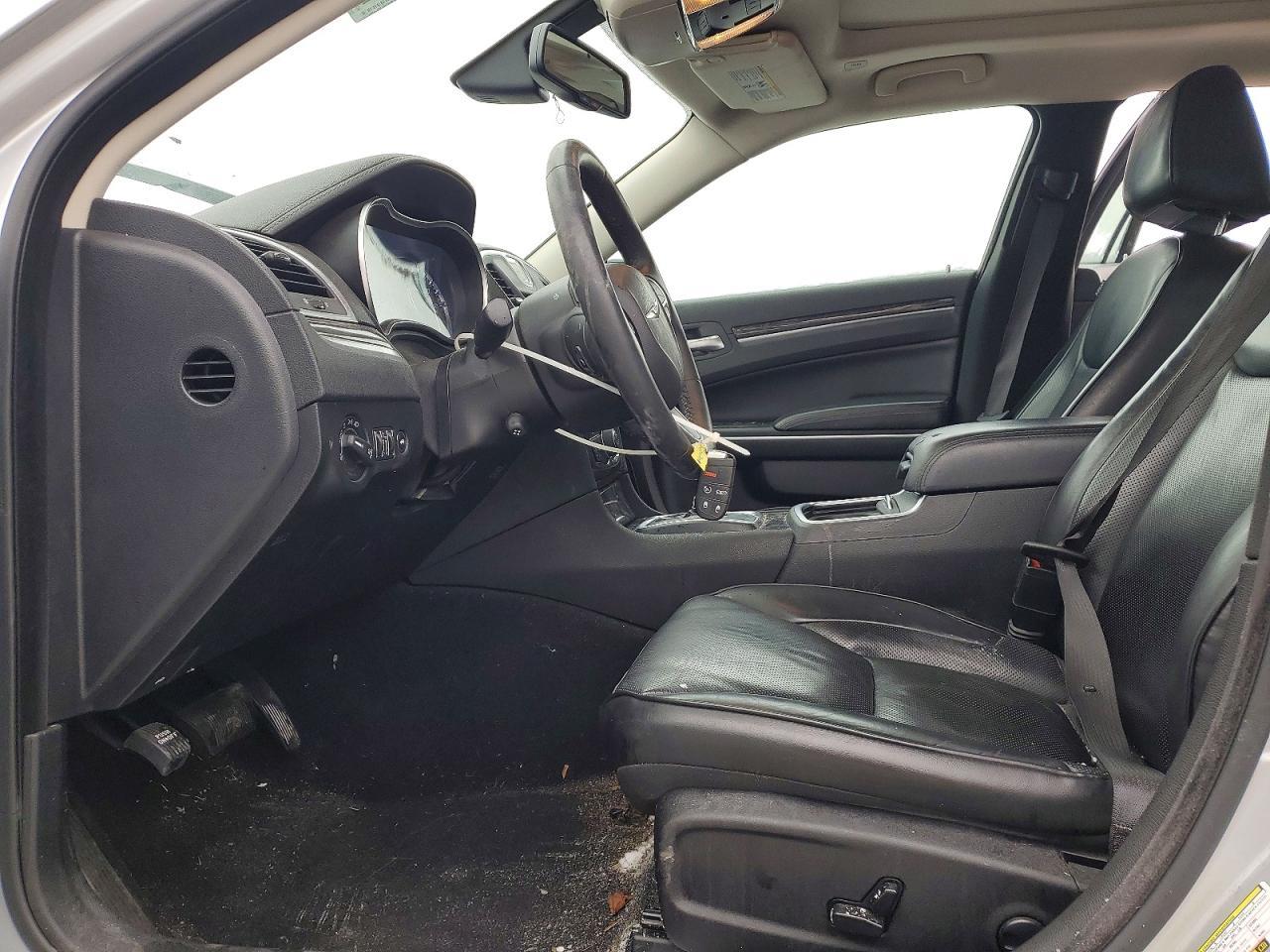 2023 Chrysler 300 Touring L - Фото 7