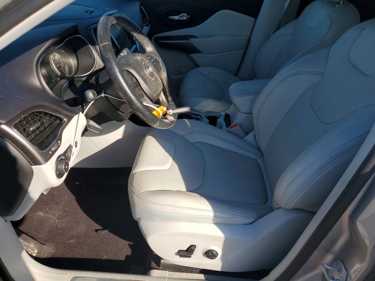 2019 Jeep Cherokee Limited - Image 7