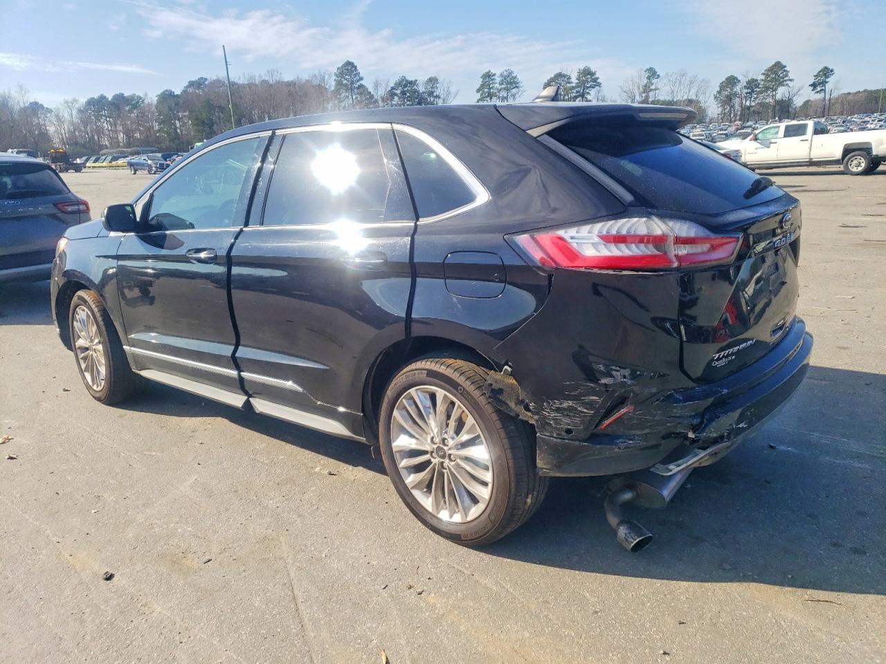 2024 Ford Edge Titanium - Image 2