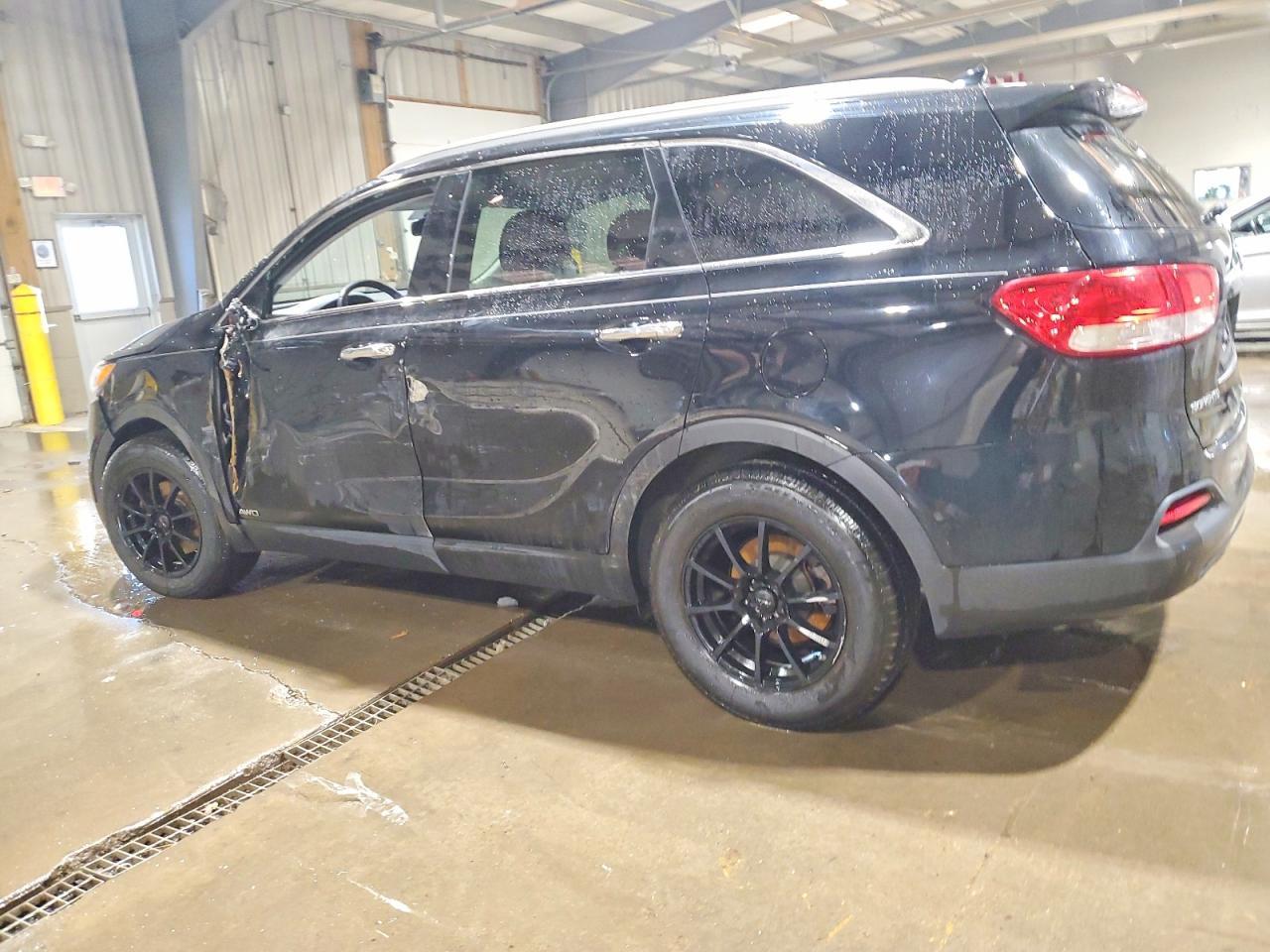 2017 Kia Sorento Lx - Image 2