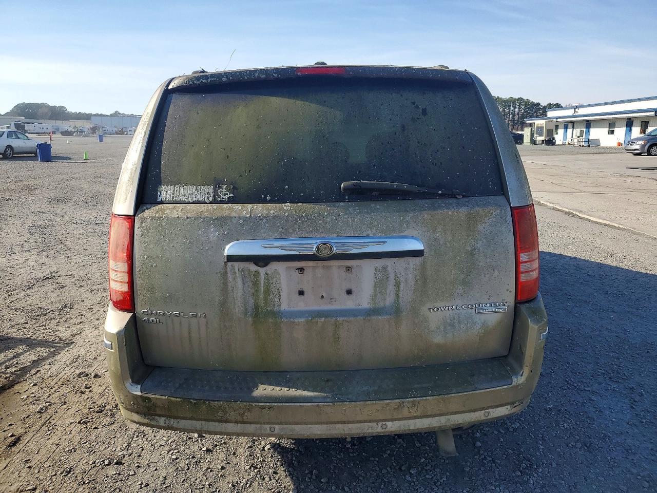2009 Chrysler Town And C - Image 6