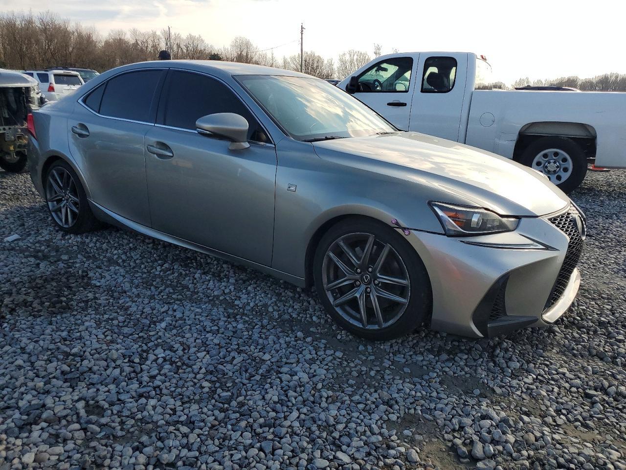 2017 Lexus Is 300 - Image 4