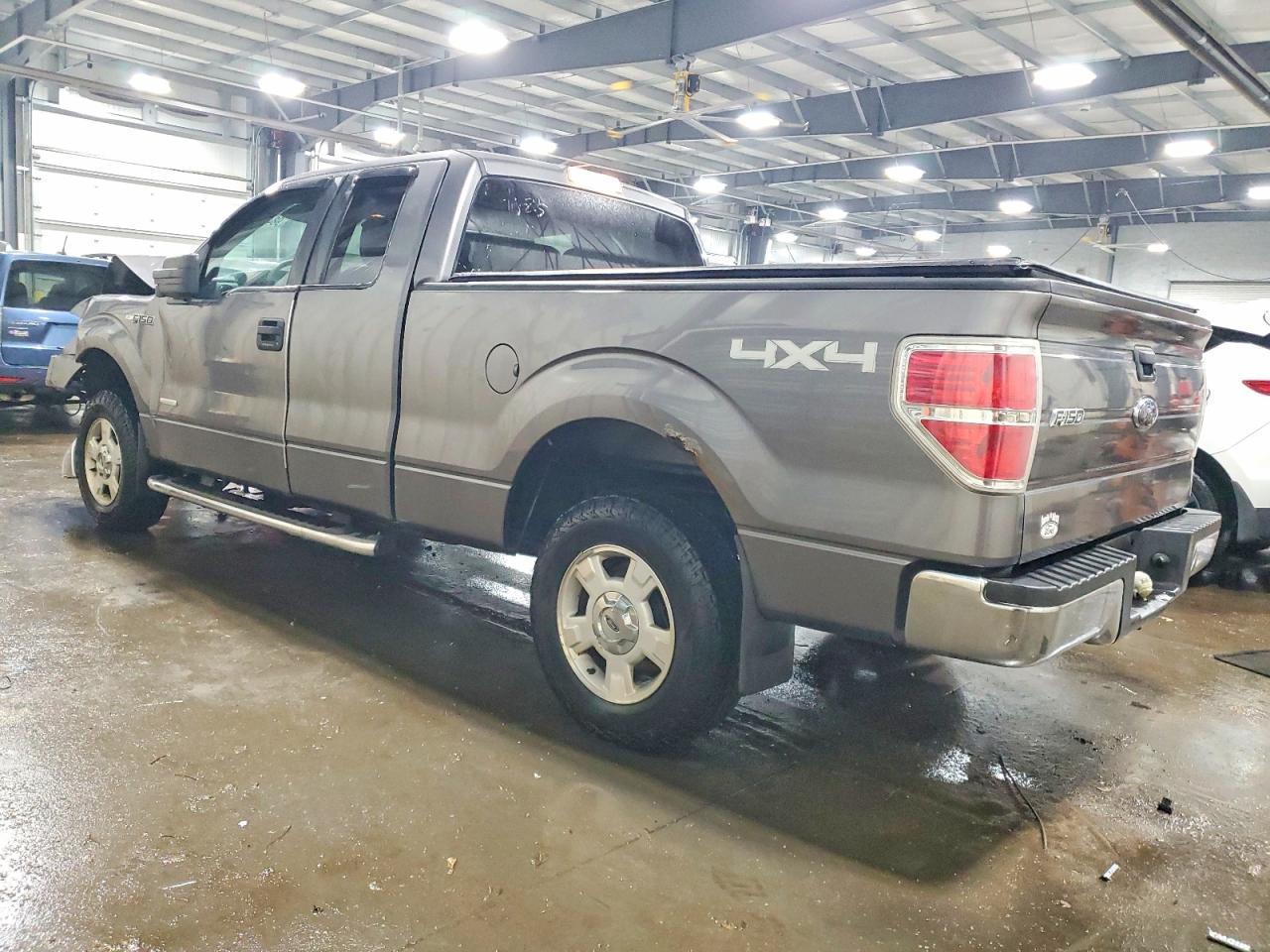 2012 Ford F150 Super Cab - Фото 2