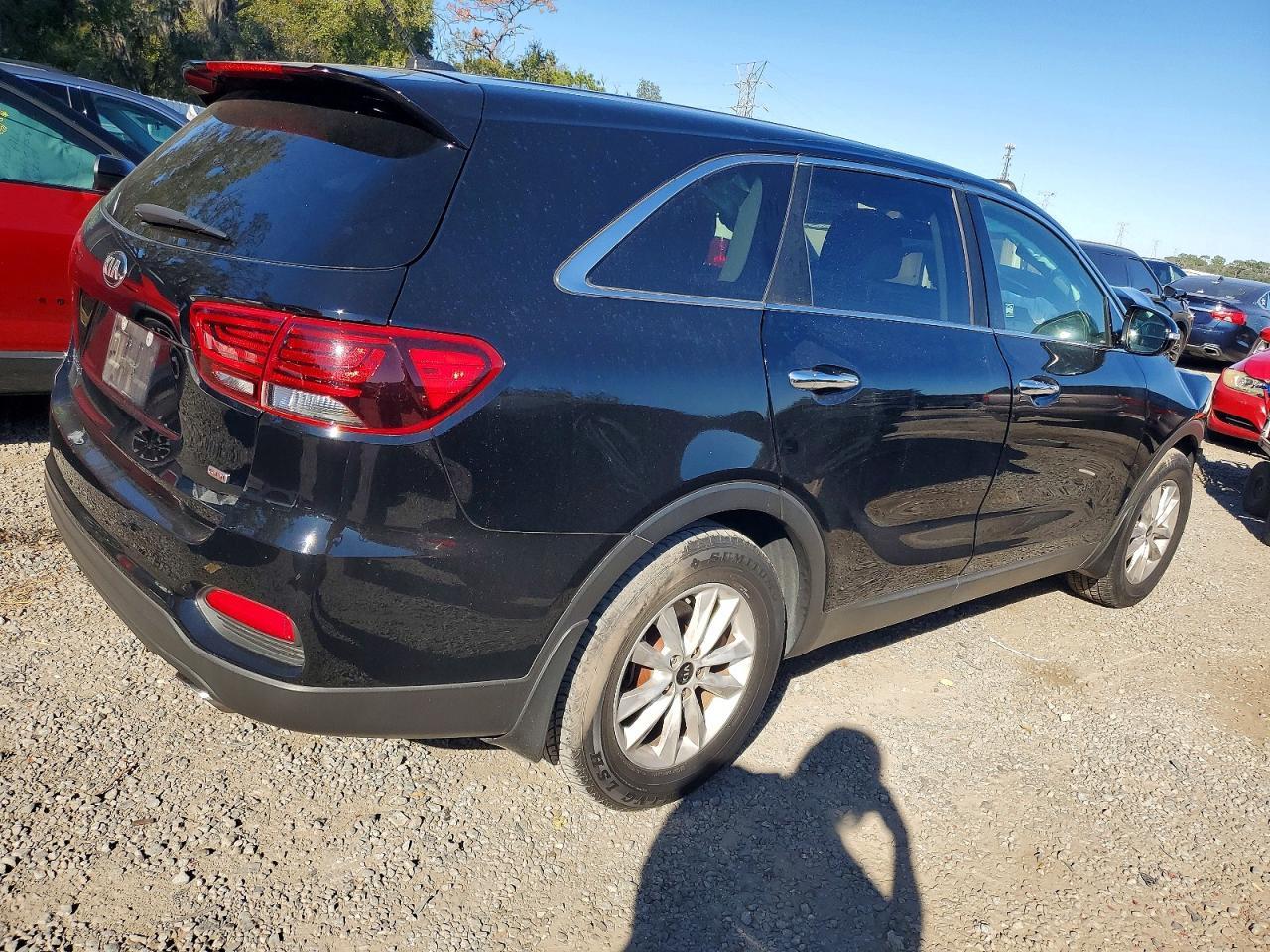 2019 Kia Sorento L - Image 3