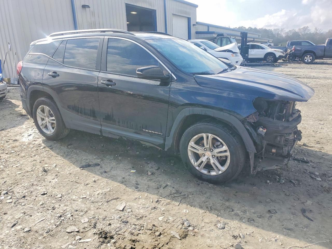 2023 GMC Terrain Sle - Image 4