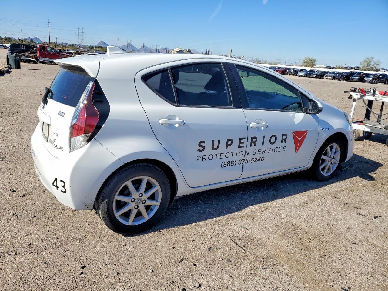 2015 Toyota Prius C Three - Image 3