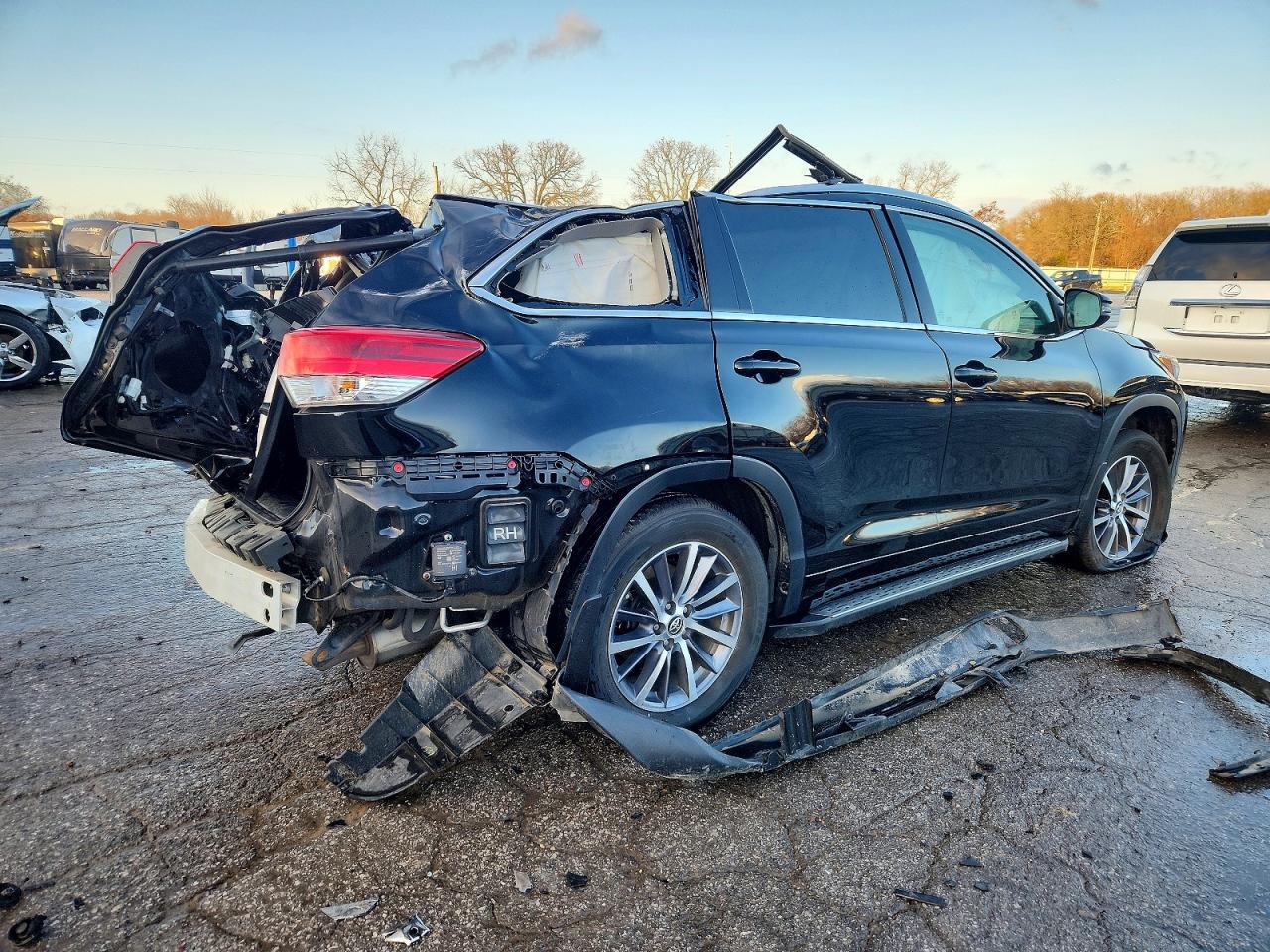 2017 Toyota Highlander Xle - Фото 3