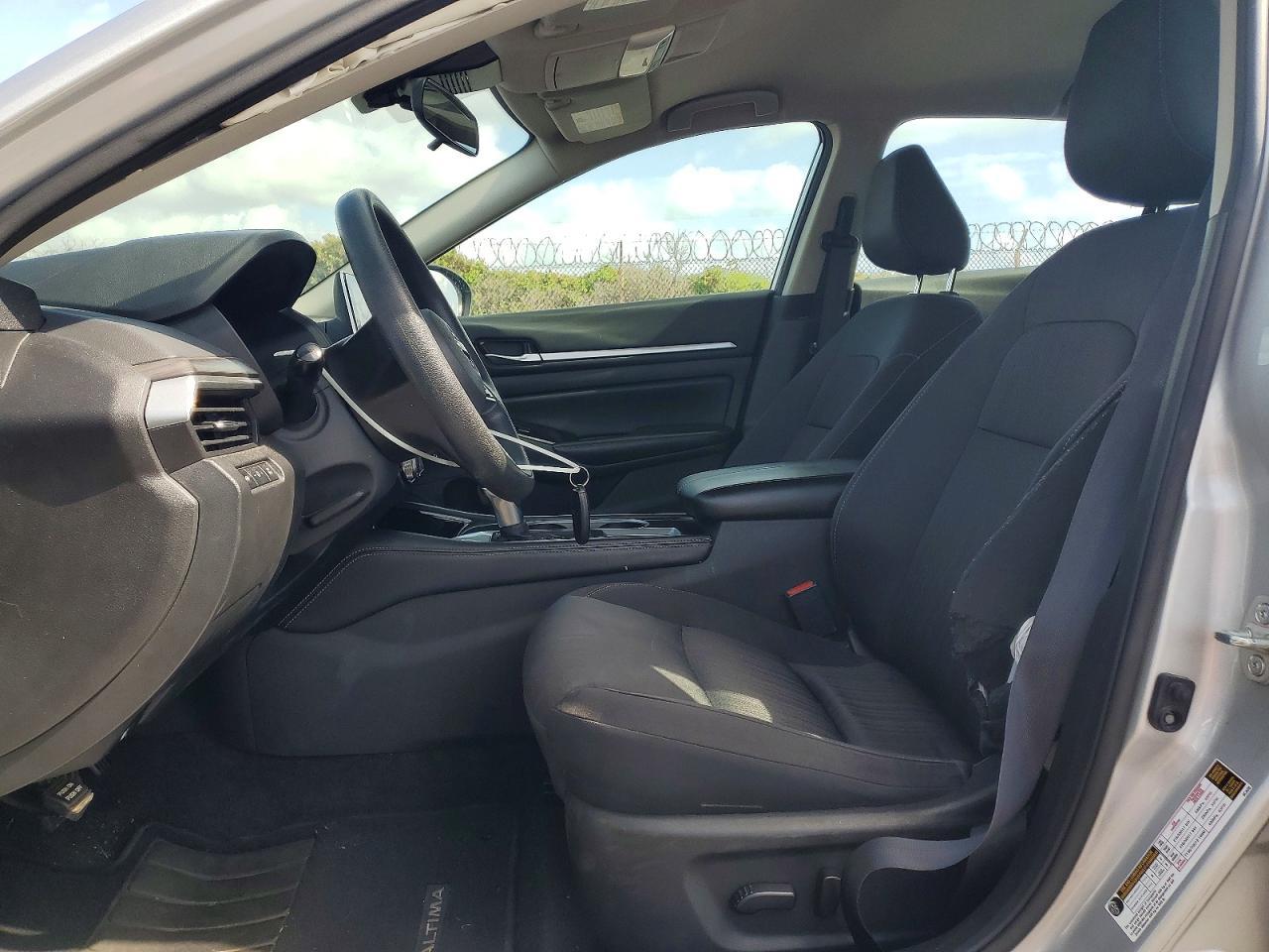 2023 Nissan Altima Sv - Image 7