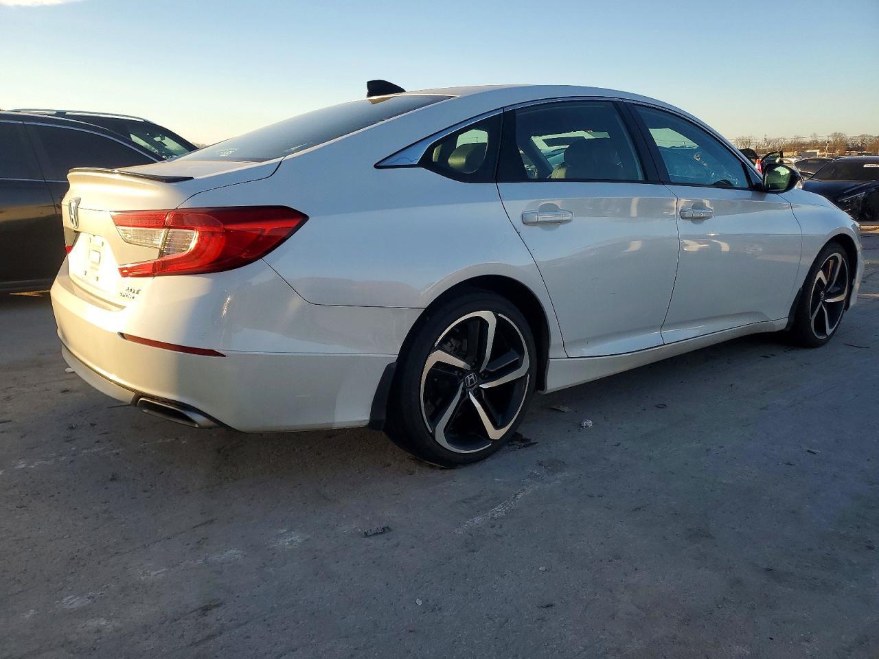 2022 Honda Accord Sport - Фото 3
