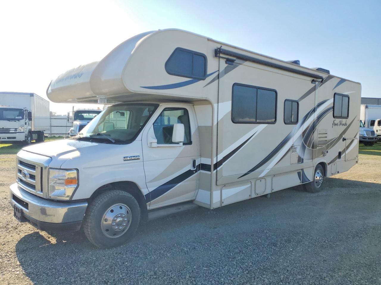 2018 Ford E450 Recreational Vehicle - Фото 2