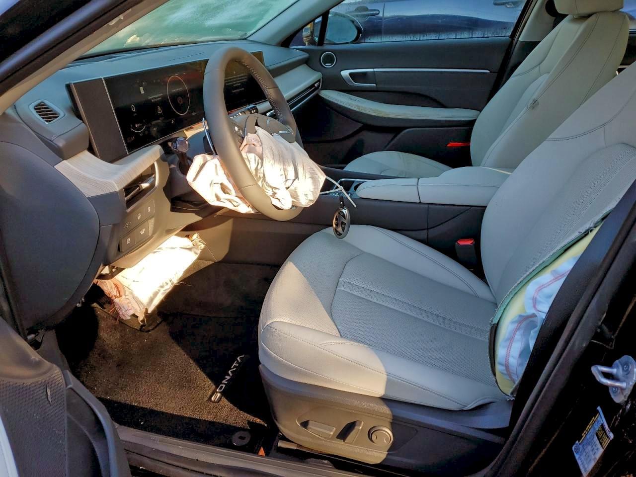 2025 Hyundai Sonata Hybrid - Image 7