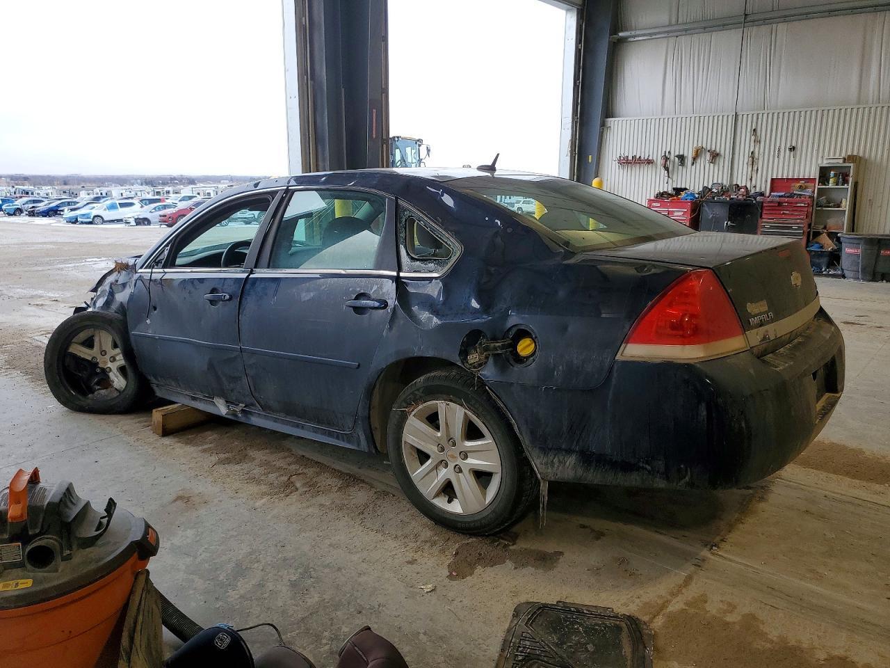 2011 Chevrolet Impala - Фото 2