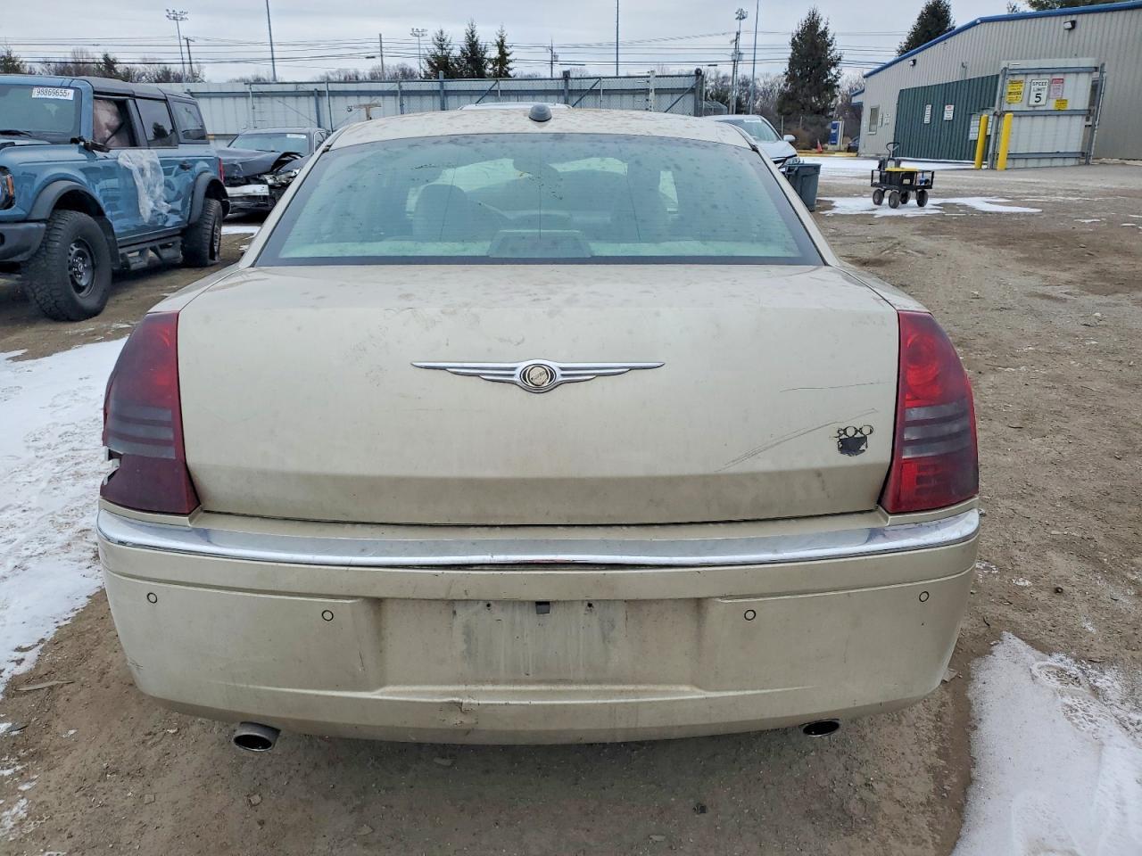 2006 Chrysler 300C - Image 6
