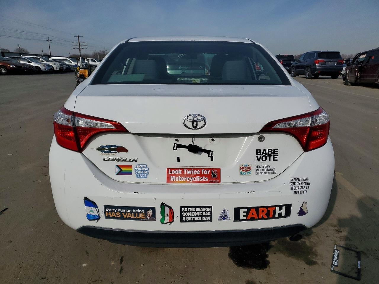 2015 Toyota Corolla - Фото 6