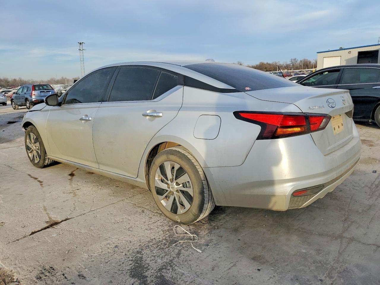 2019 Nissan Altima S - Фото 2