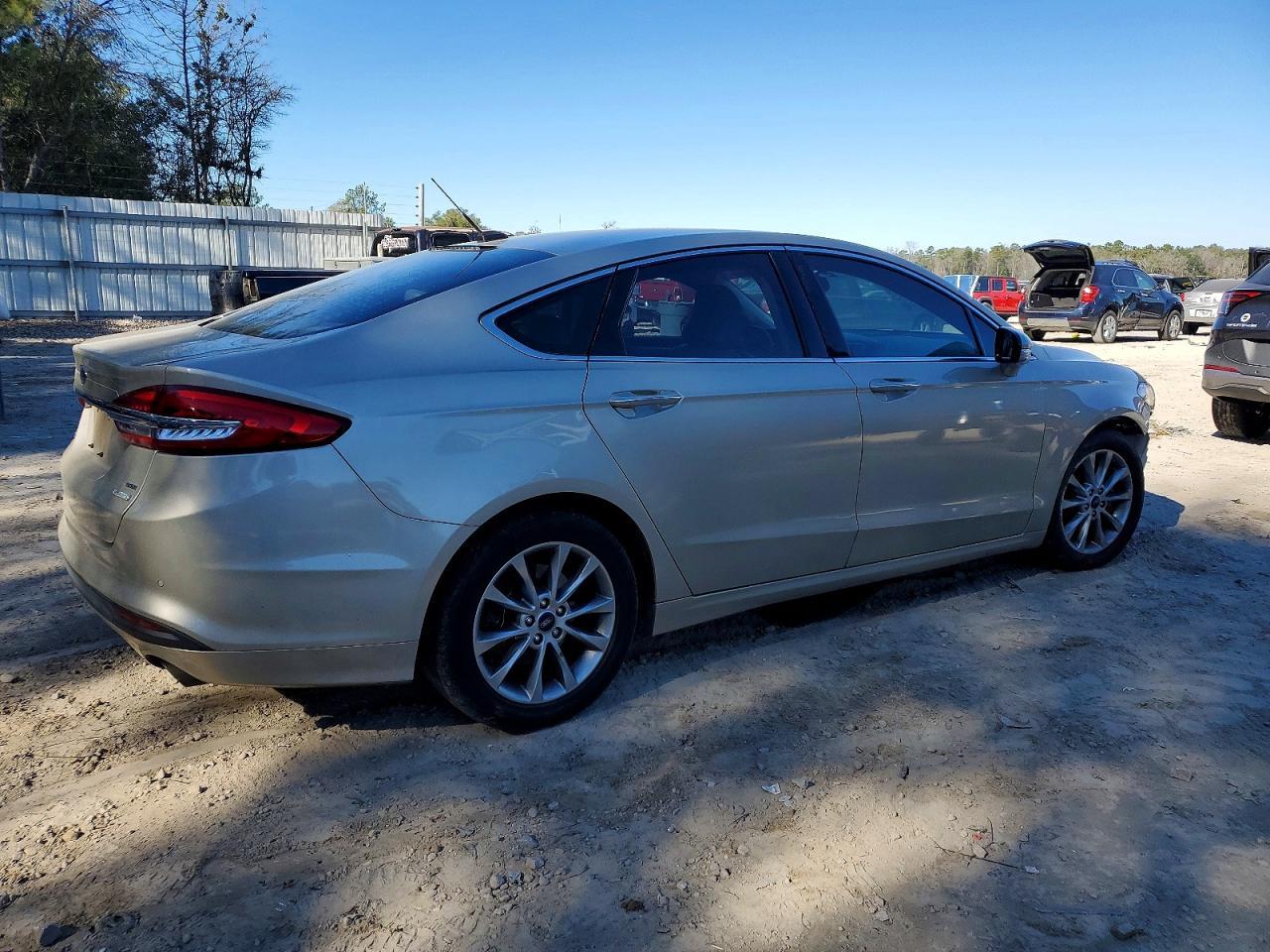 2017 Ford Fusion Se - Фото 3