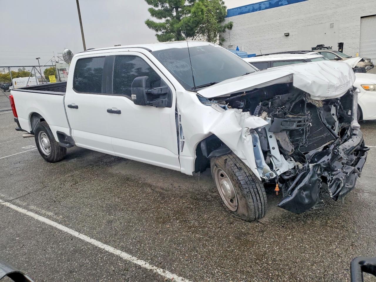 2024 Ford F250 Super Duty - Image 4