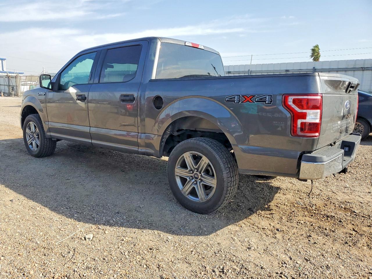 2018 Ford F150 Supercrew - Фото 2