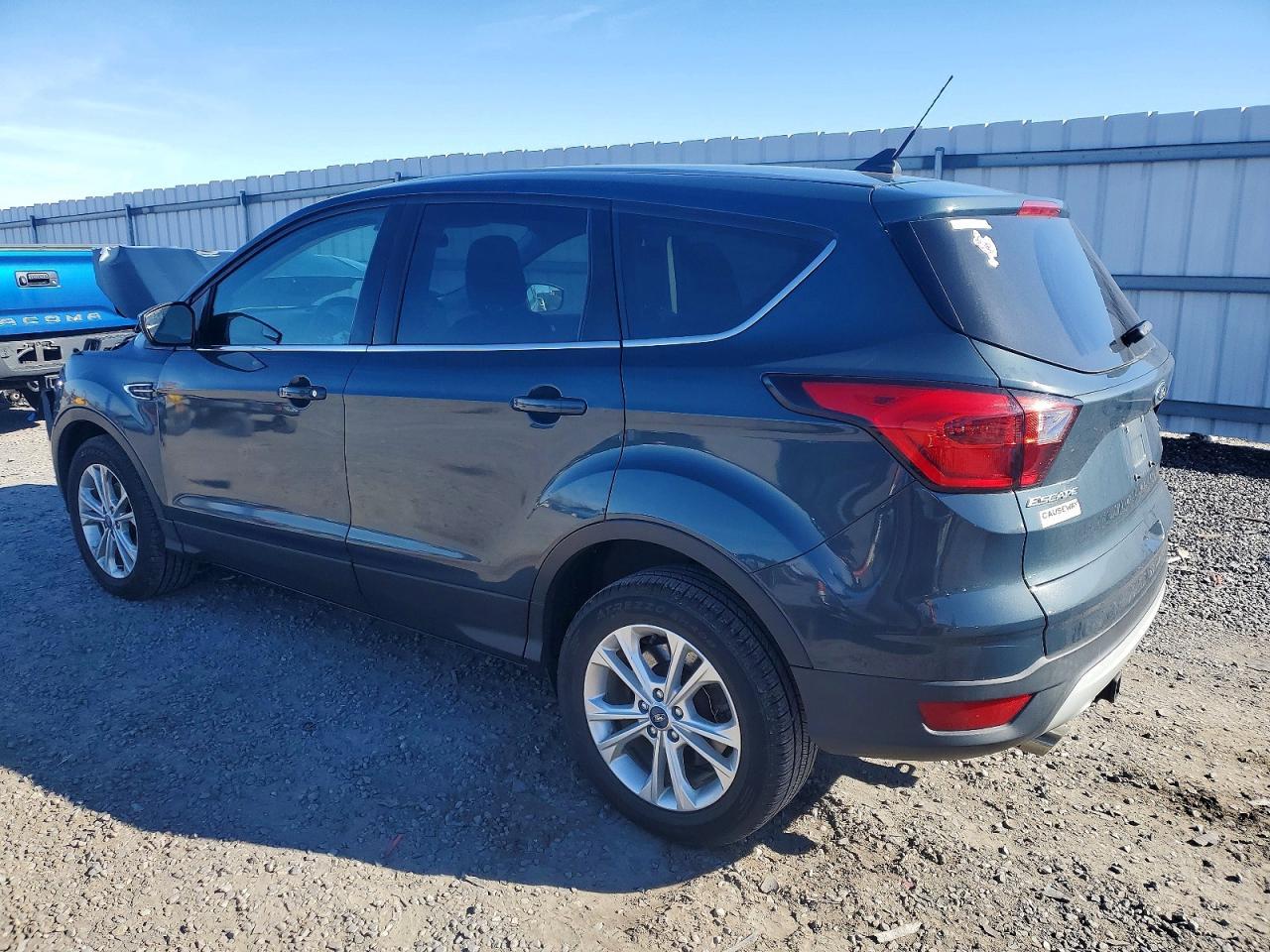 2019 Ford Escape Se - Фото 2