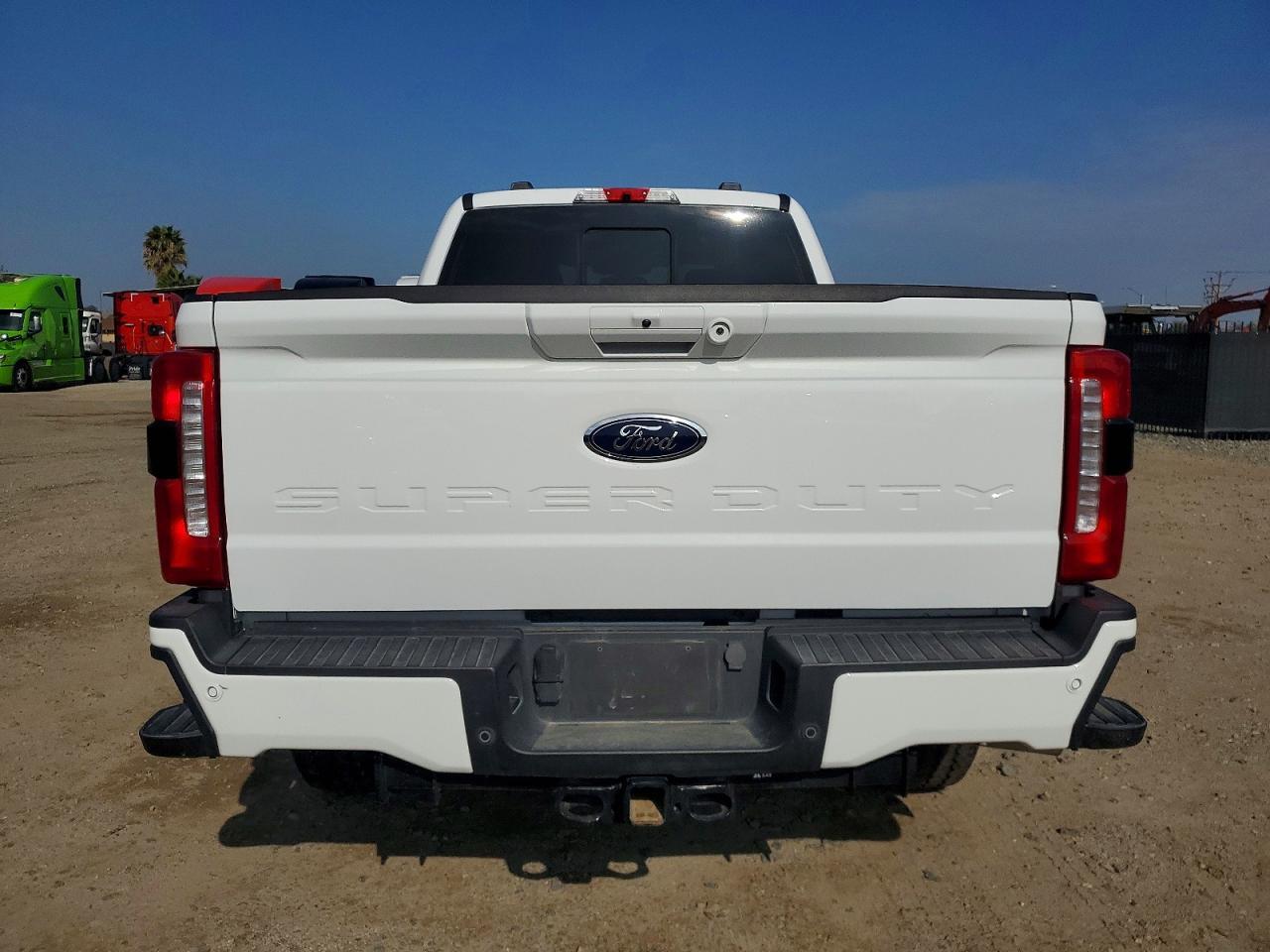 2024 Ford F350 Super Duty - Фото 6