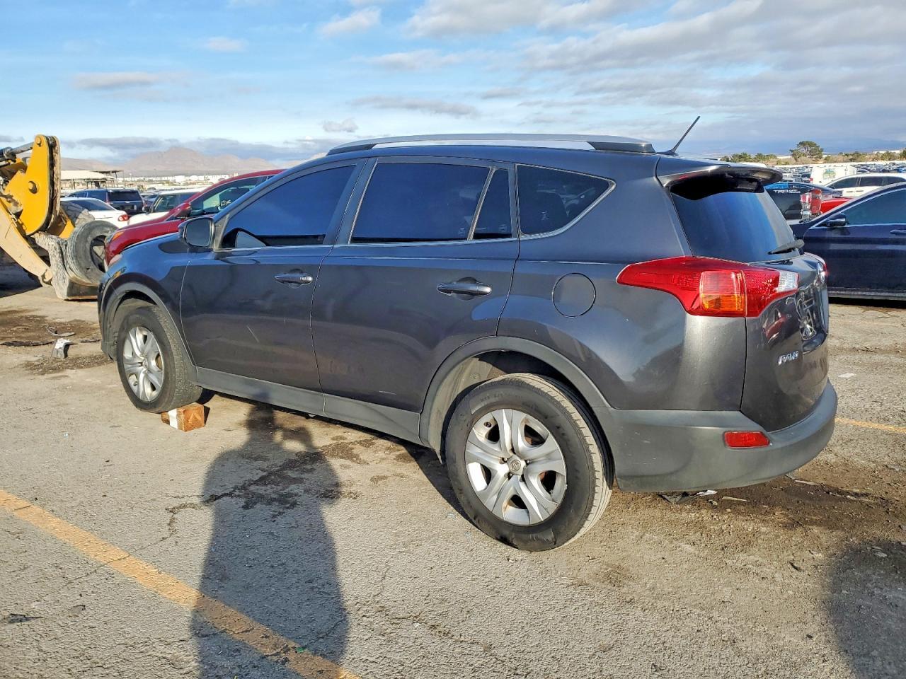 2015 Toyota Rav4 Le - Фото 2