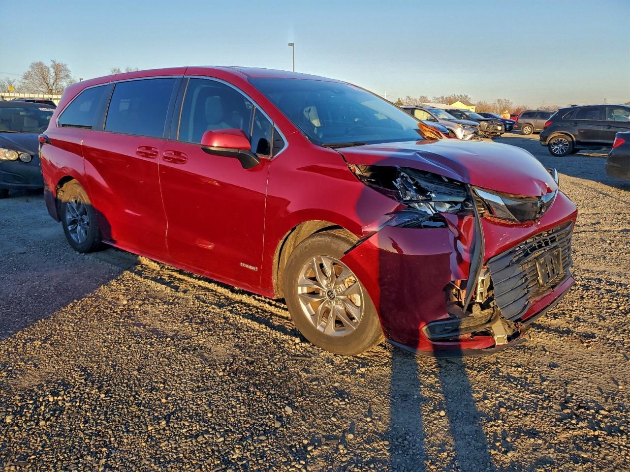 2021 Toyota Sienna Le - Фото 4