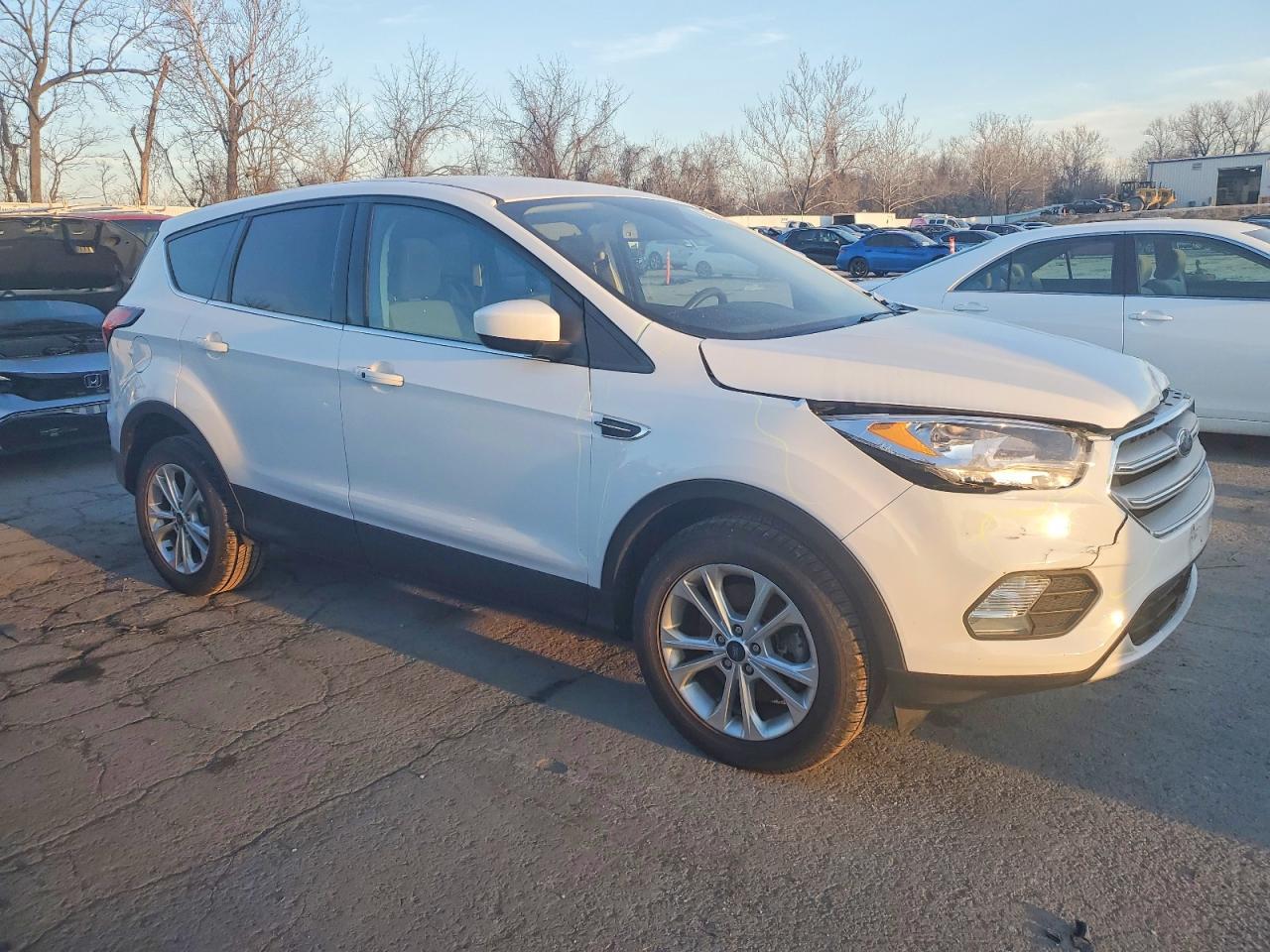2019 Ford Escape Se - Фото 4
