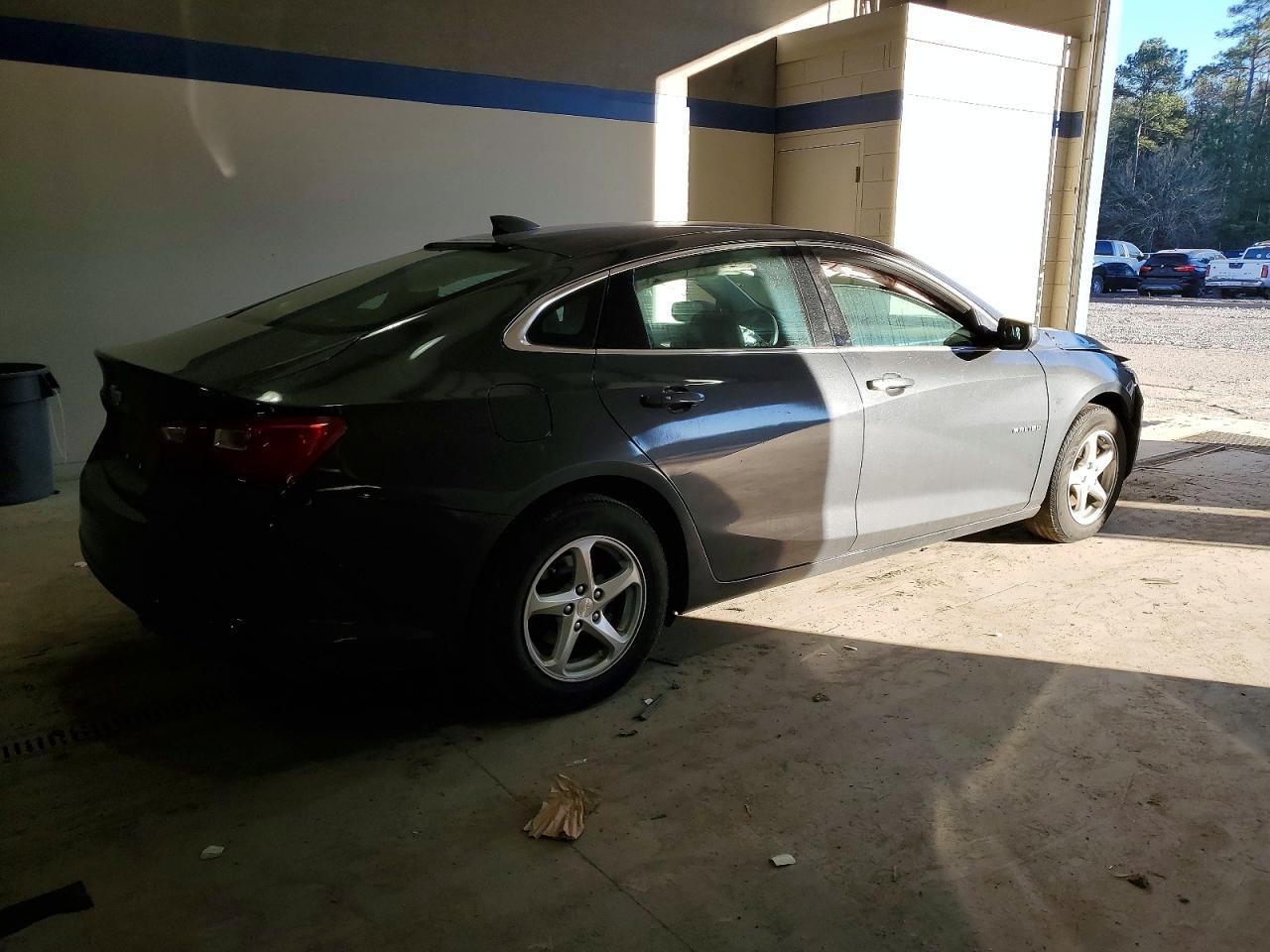 2017 Chevrolet Malibu Ls - Фото 3