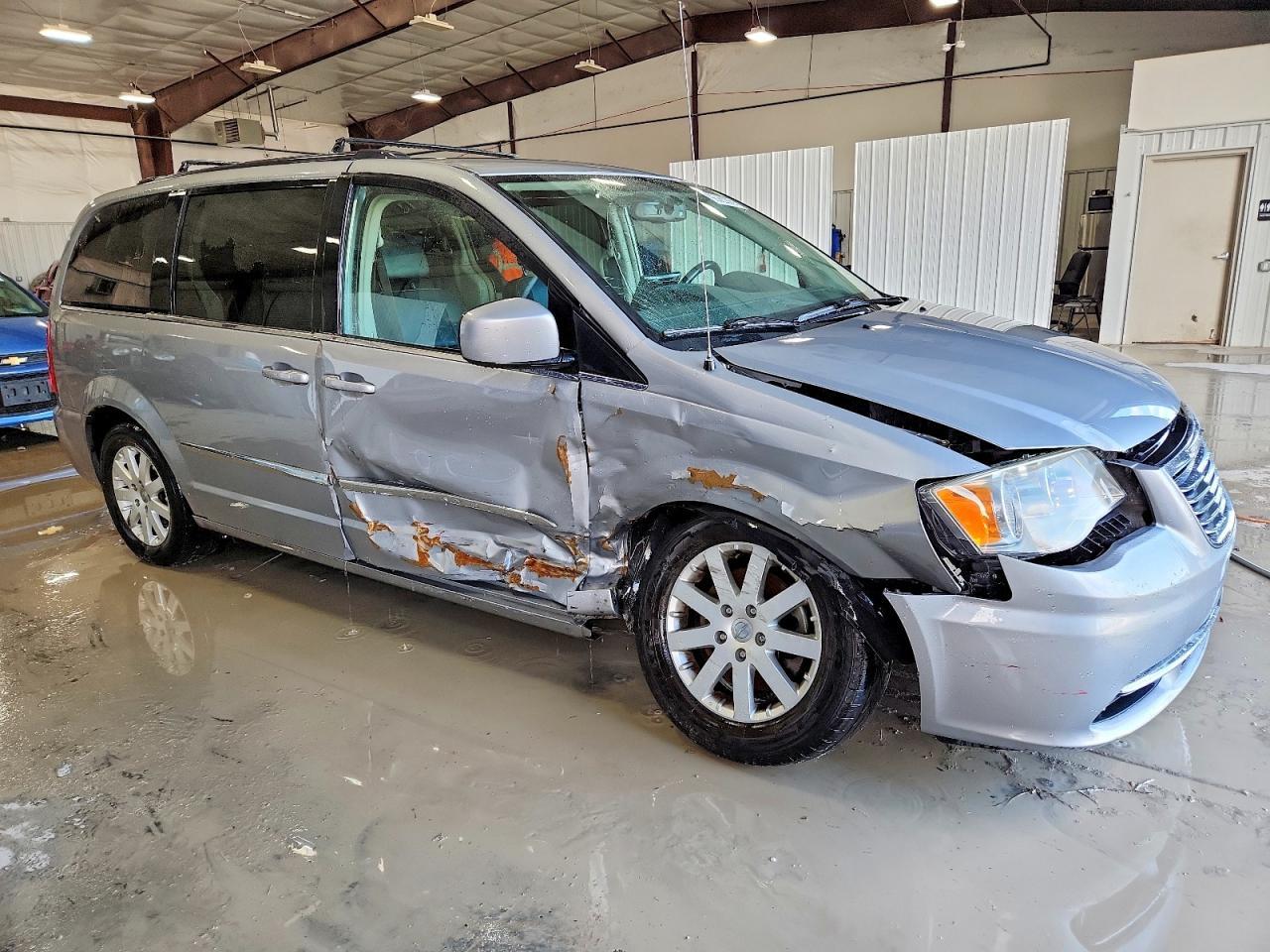2015 Chrysler Town & Country Touring - Фото 4