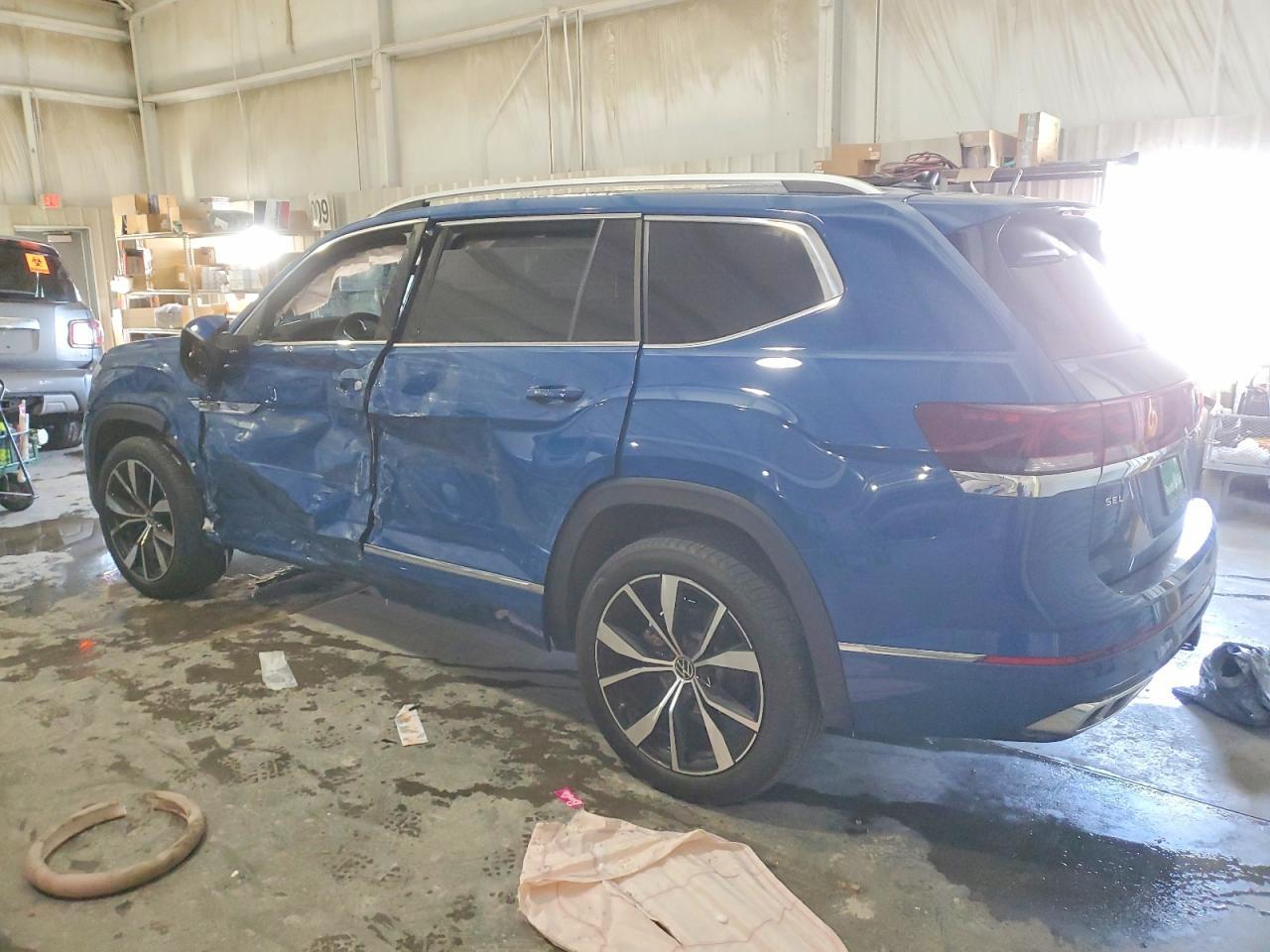 2025 Volkswagen Atlas Sel Premium R-Line - Фото 2