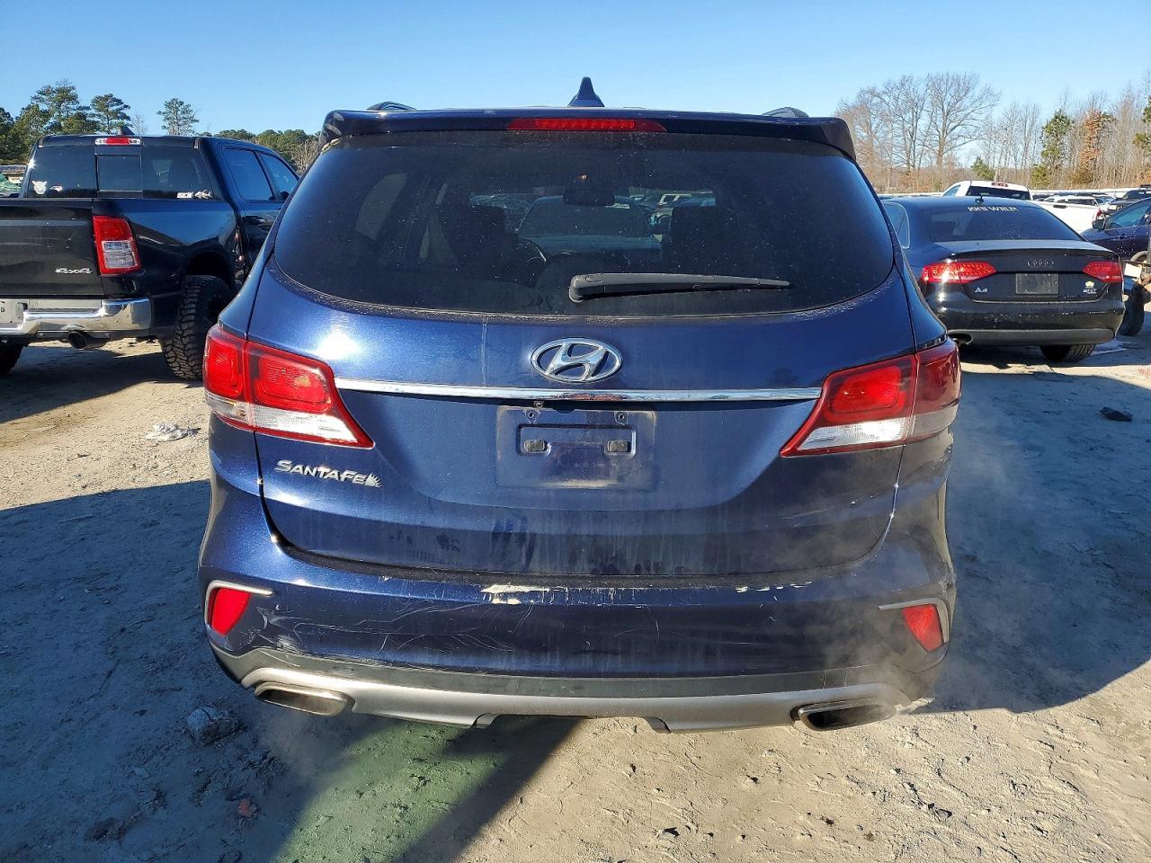 2017 Hyundai Santa Fe Se - Image 6