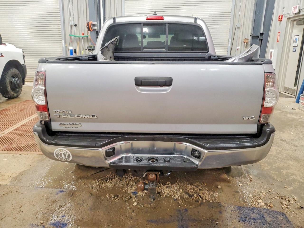 2015 Toyota Tacoma V6 - Фото 6