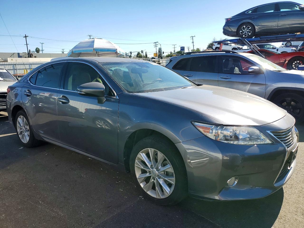 2013 Lexus Es 300H - Фото 4