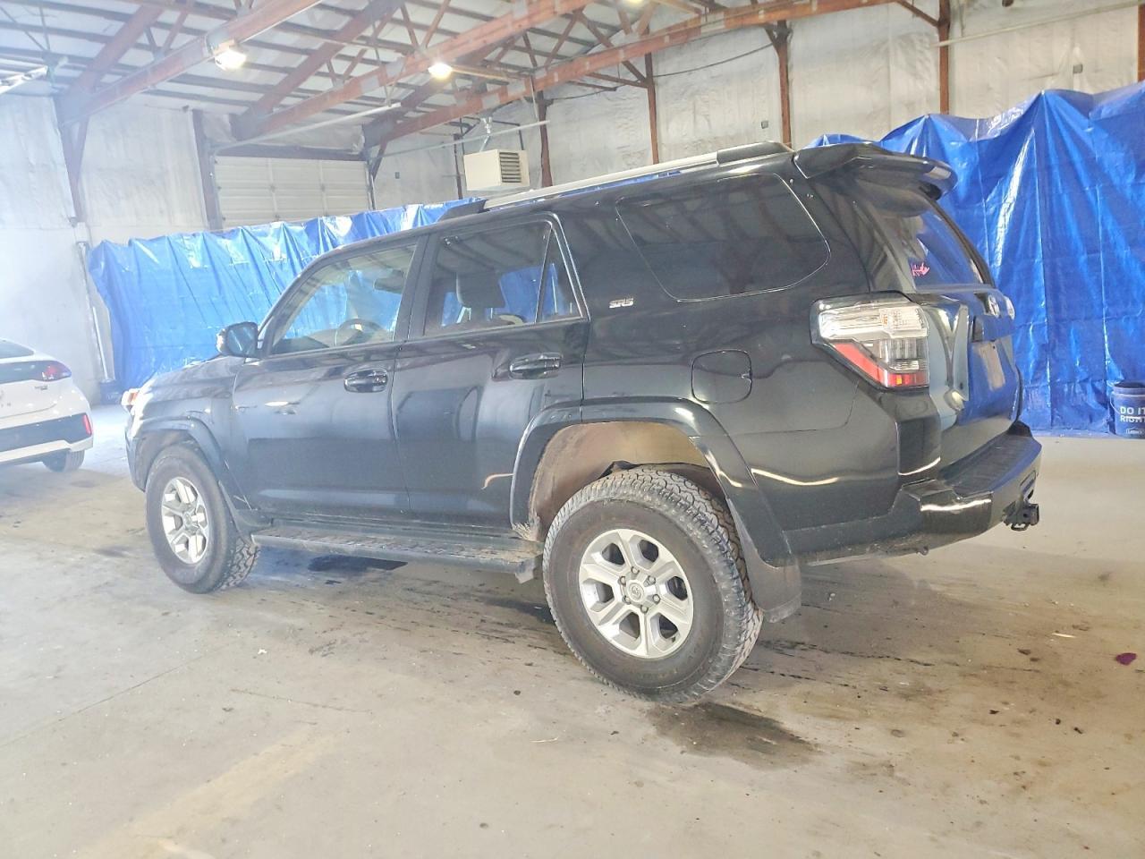 2022 Toyota 4Runner Sr5/Sr5 Premium - Image 2