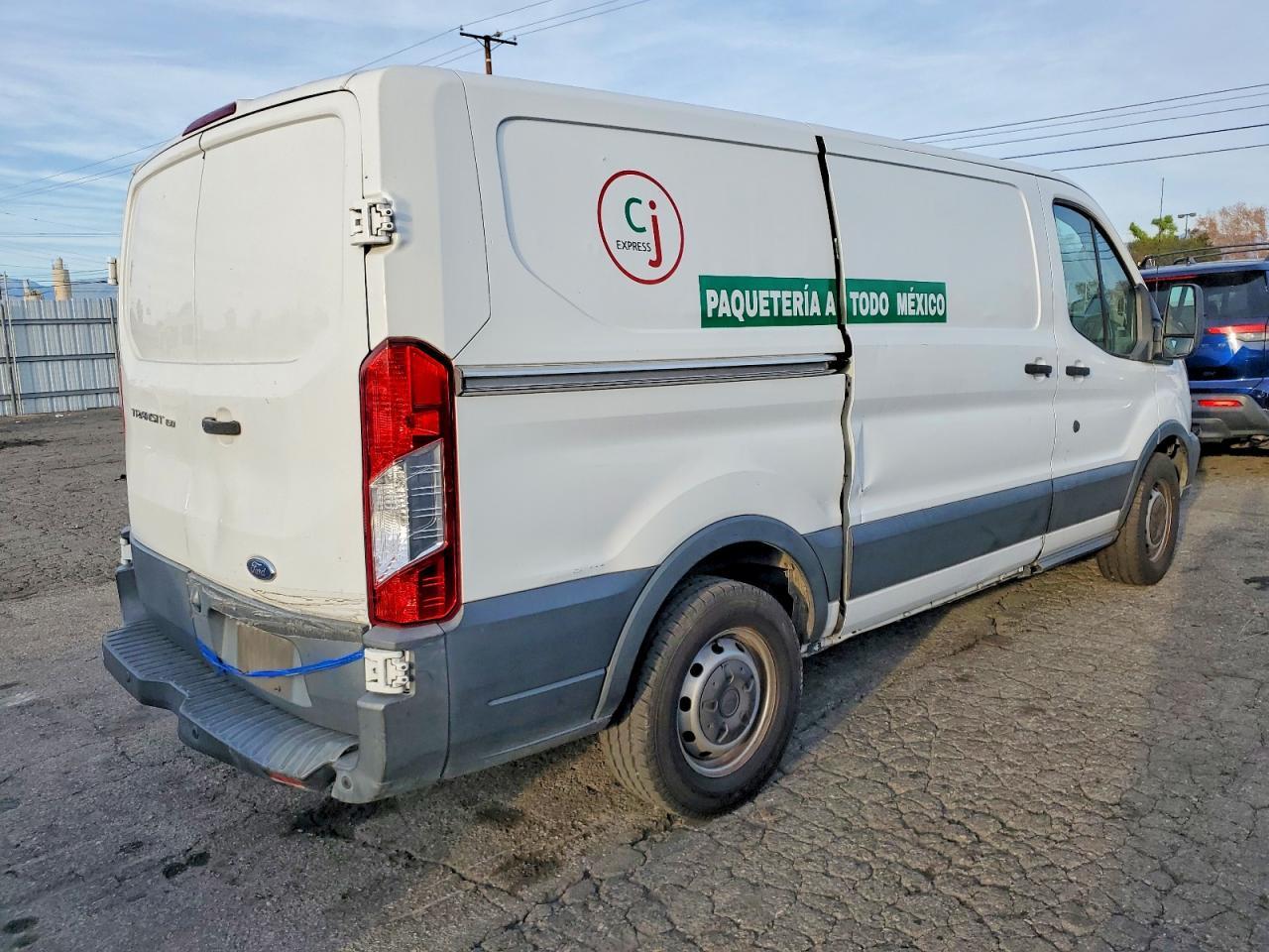 2018 Ford Transit 150 Delivery Van - Фото 3