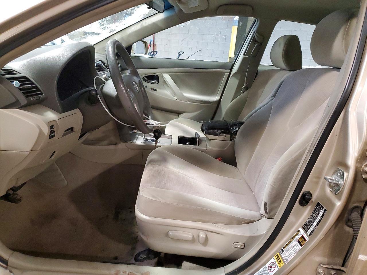 2010 Toyota Camry Base - Фото 7
