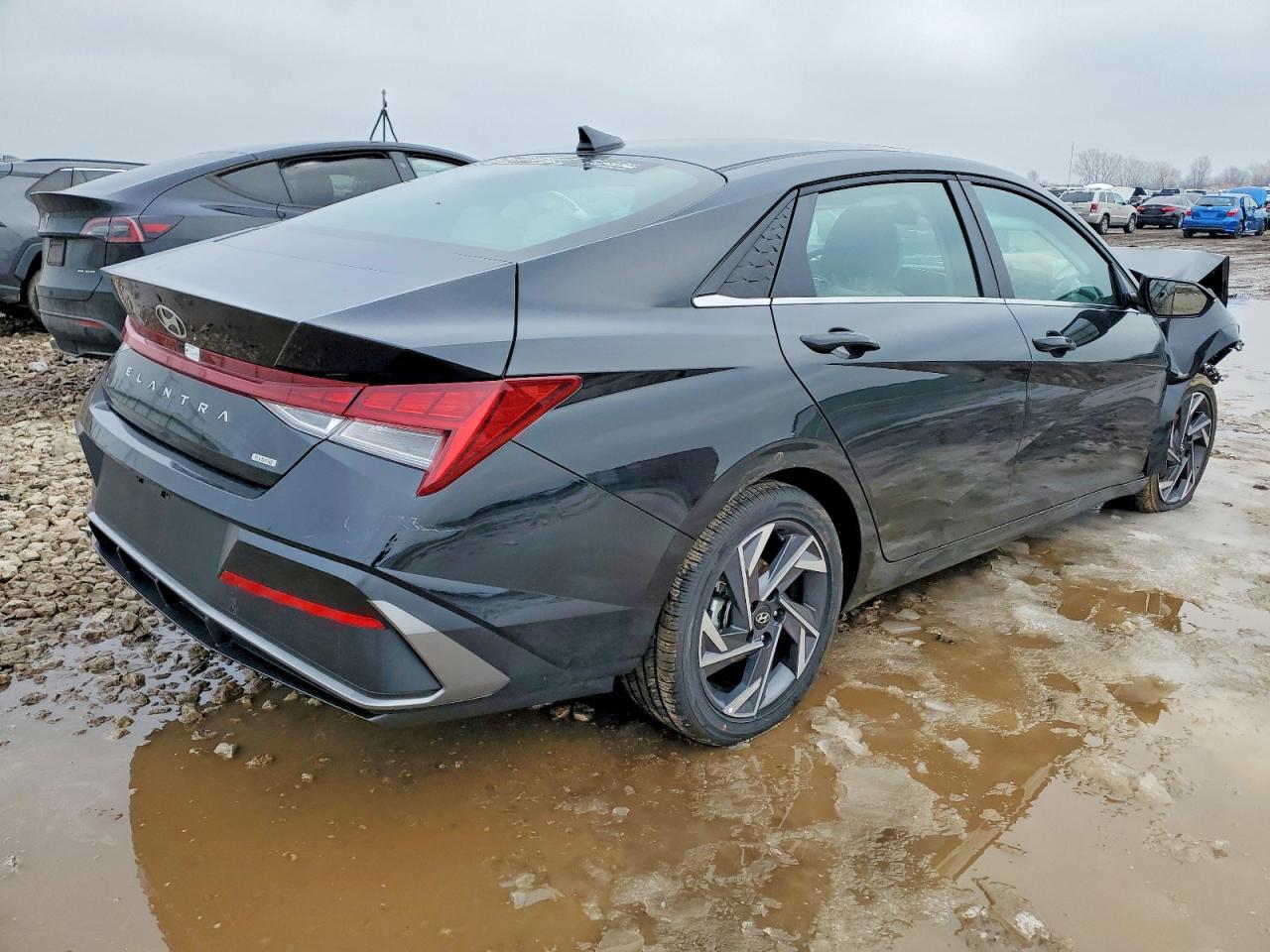 2025 Hyundai Elantra Limited - Фото 3