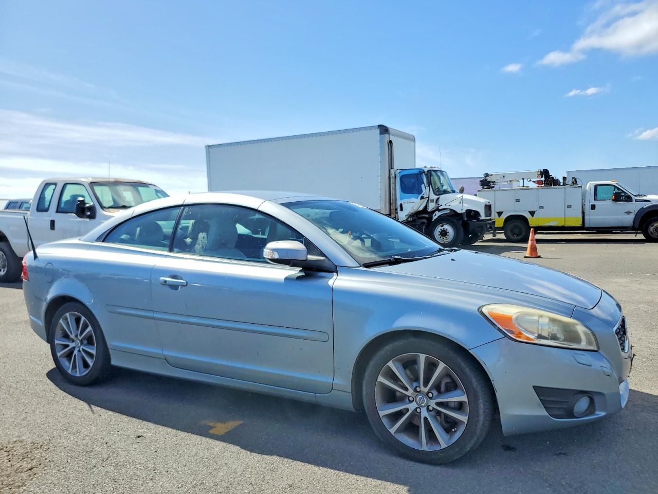2012 Volvo C70 T5 - Image 4