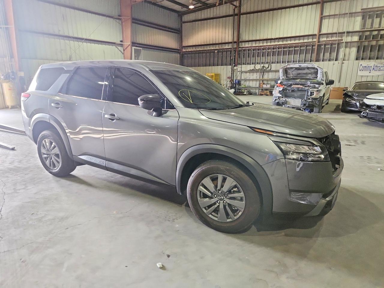 2025 Nissan Pathfinder S - Image 4