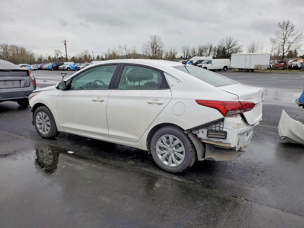 2022 Hyundai Accent Se - Фото 2