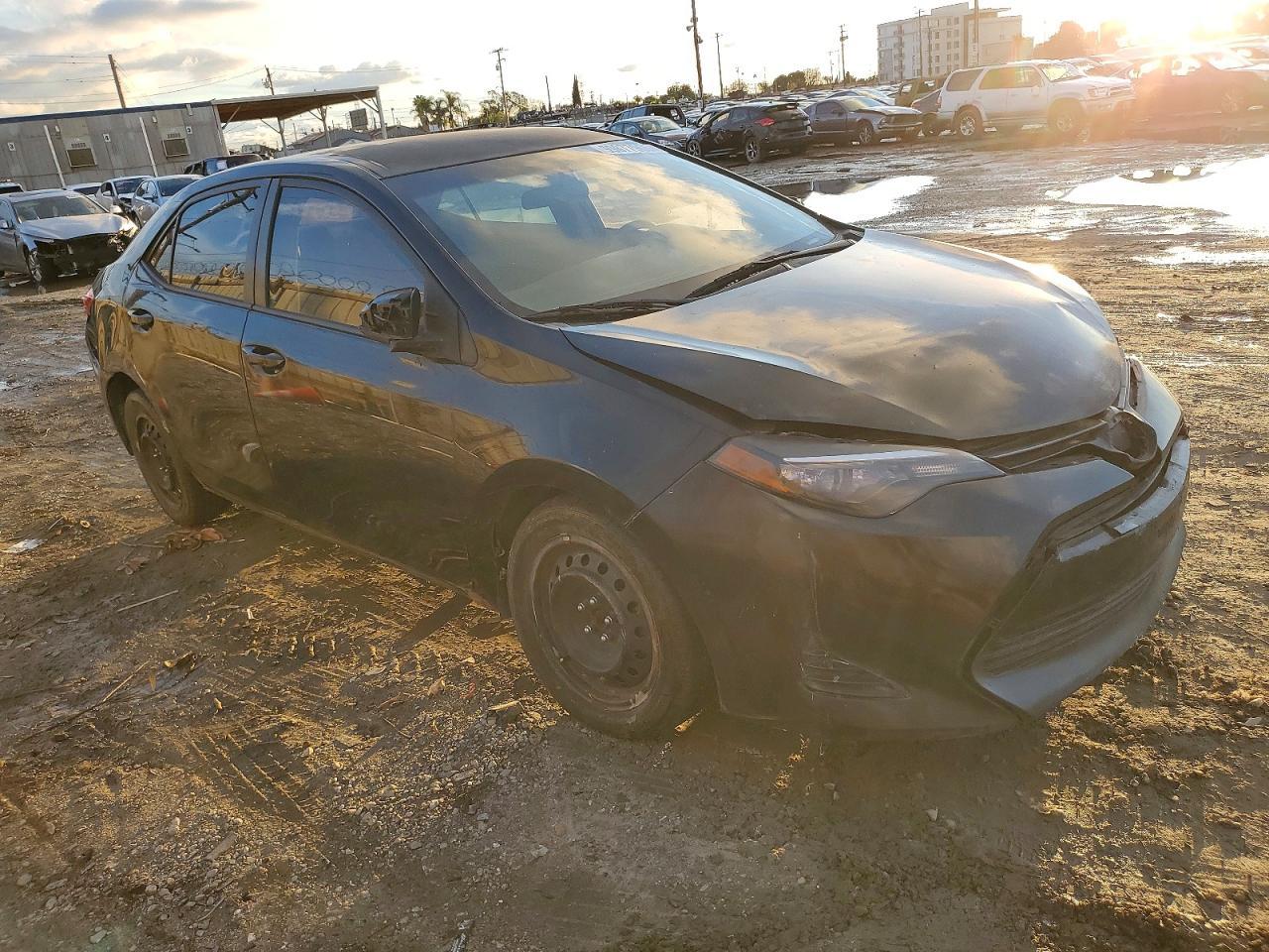 2017 Toyota Corolla Le - Фото 4