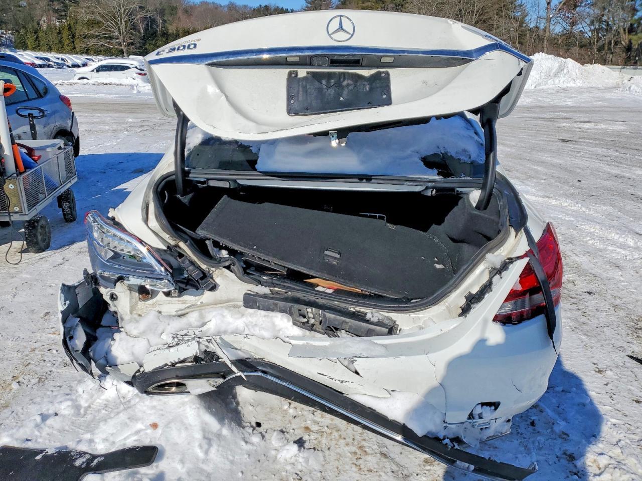 2018 Mercedes-Benz C 300 4Matic - Фото 6