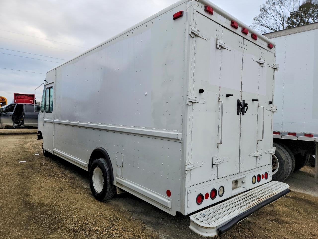 2003 Ford Econoline E350 Super Duty Stripped Chassis - Фото 2
